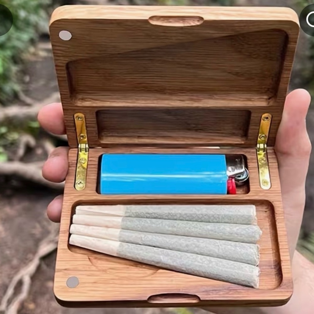 Portable Vintage Style light Brown Wooden Accessory Cigarette Weed Box Mag close